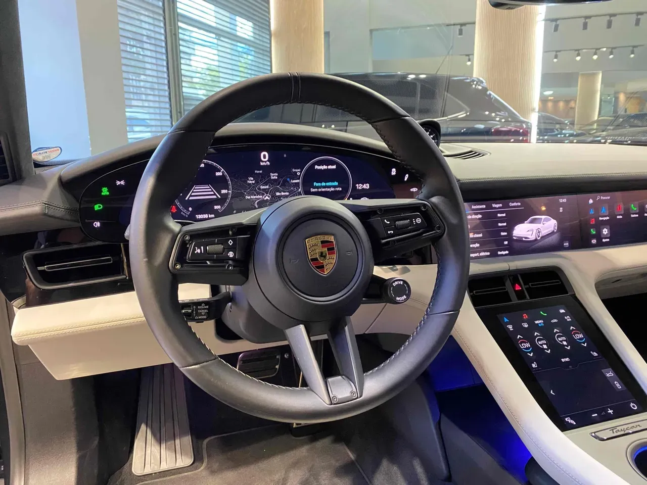 Porsche Taycan - Imagem 12