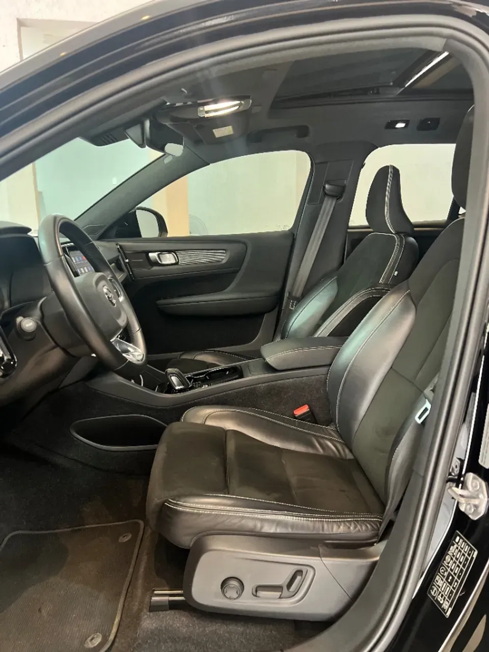 Volvo XC40 Recharge - Imagem 17