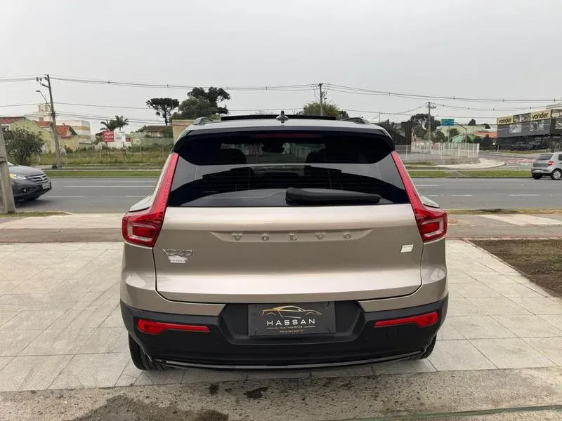 Volvo XC40 Recharge - Imagem 5