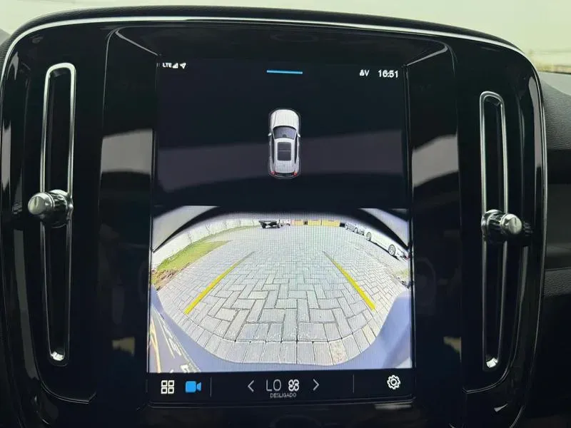 Volvo XC40 Recharge - Imagem 11