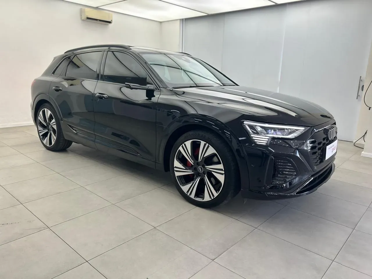 Audi Q8 E-tron - Imagem 2