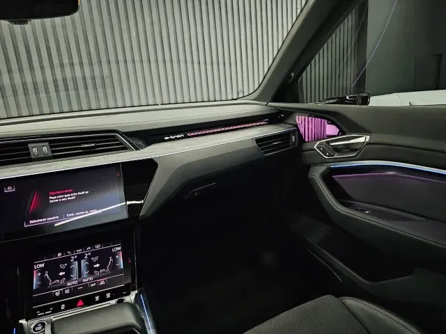 Audi Q8 E-tron - Imagem 16