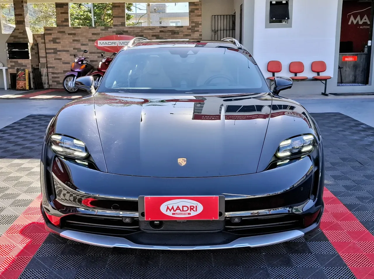 Porsche Taycan - Imagem 2