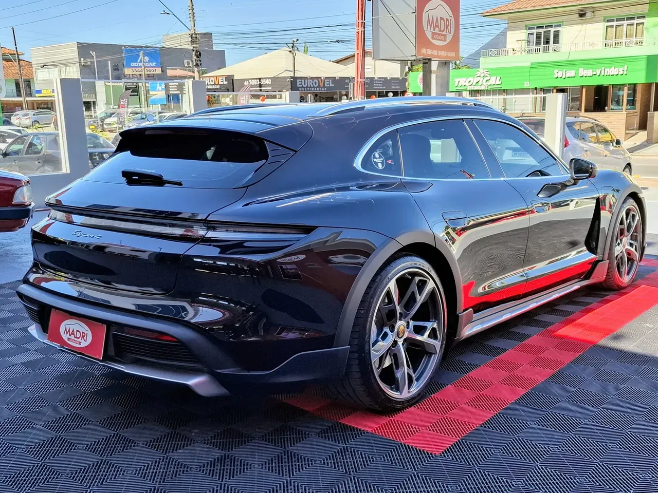 Porsche Taycan - Imagem 4