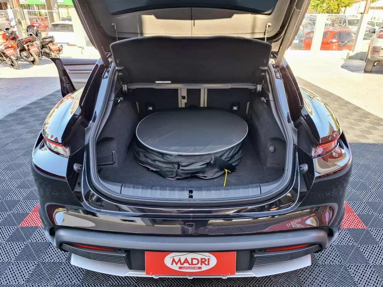 Porsche Taycan - Imagem 15