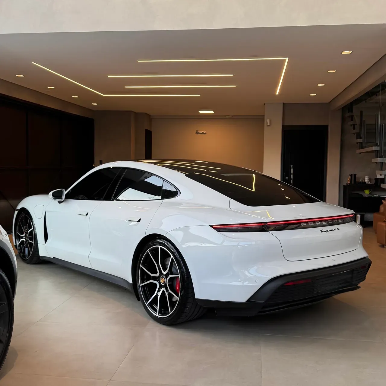 Porsche Taycan - Imagem 6