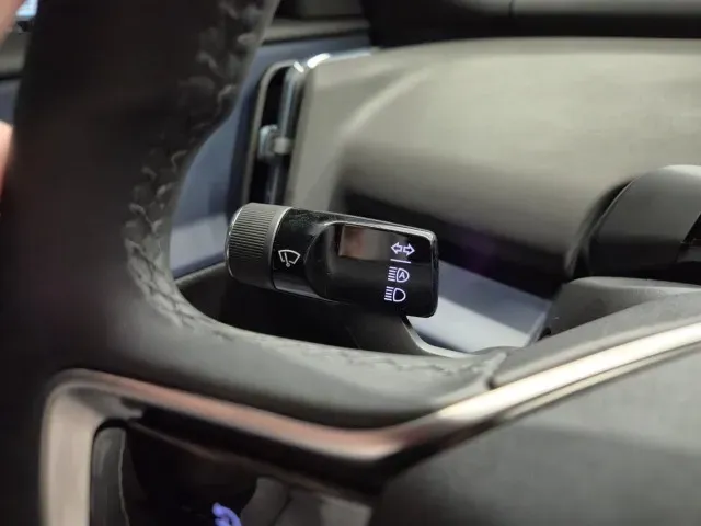 Volvo EX30 - Imagem 18