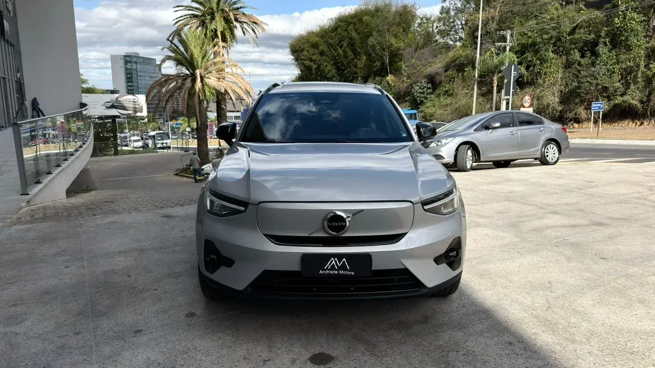Volvo XC40 Recharge - Imagem 2