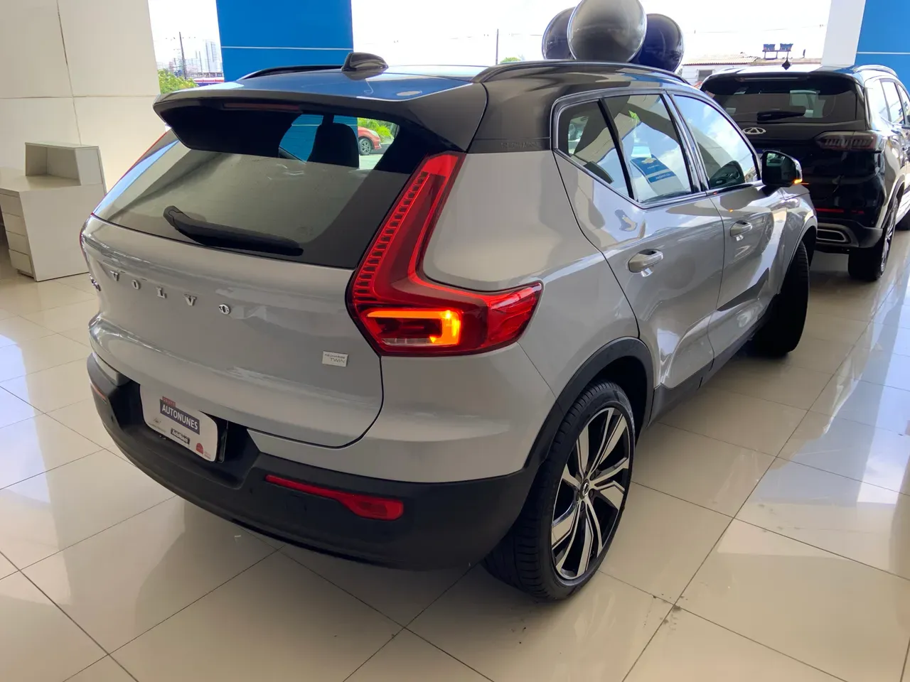 Volvo XC40 Recharge - Imagem 4