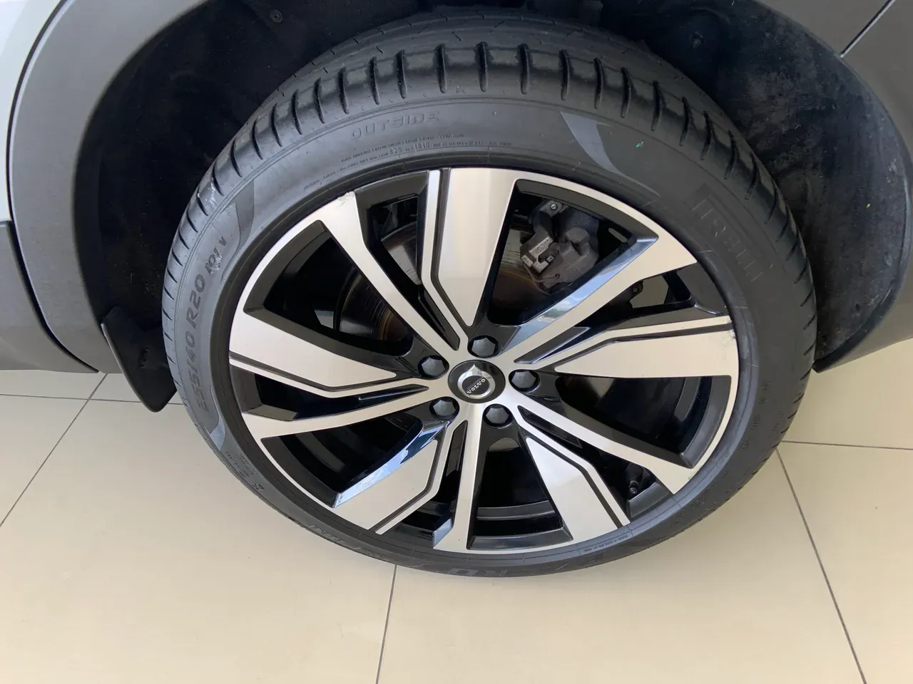 Volvo XC40 Recharge - Imagem 5