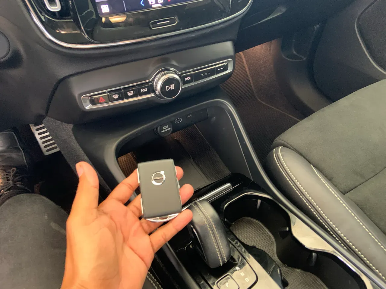 Volvo XC40 Recharge - Imagem 14