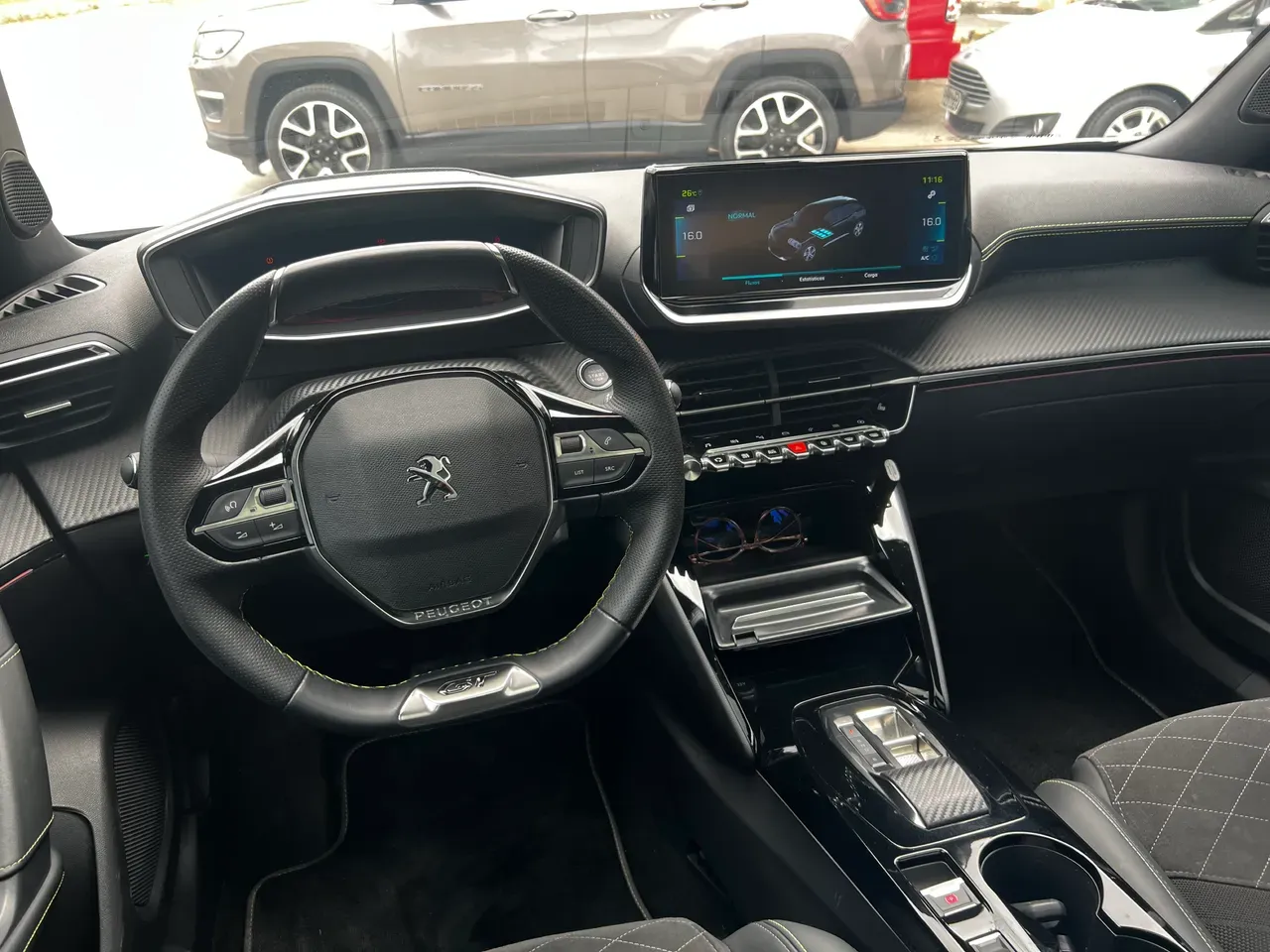 Peugeot E-2008 - Imagem 8