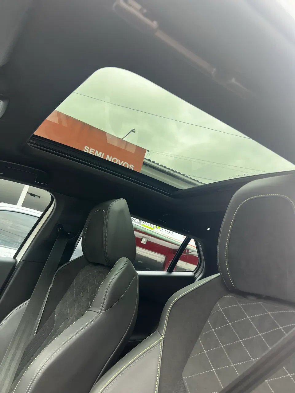 Peugeot E-2008 - Imagem 11