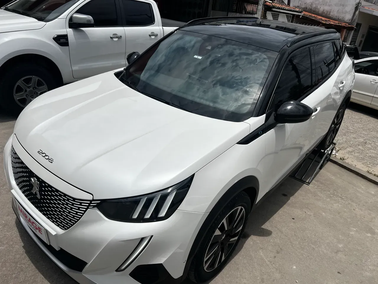 Peugeot E-2008 - Imagem 13