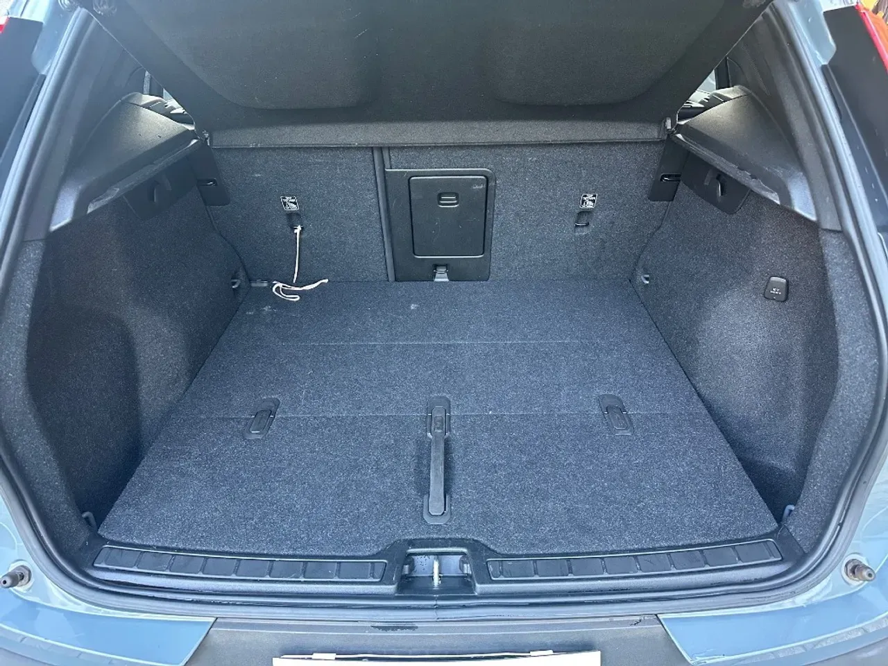 Volvo XC40 Recharge - Imagem 12