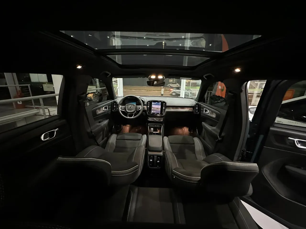 Volvo XC40 Recharge - Imagem 8