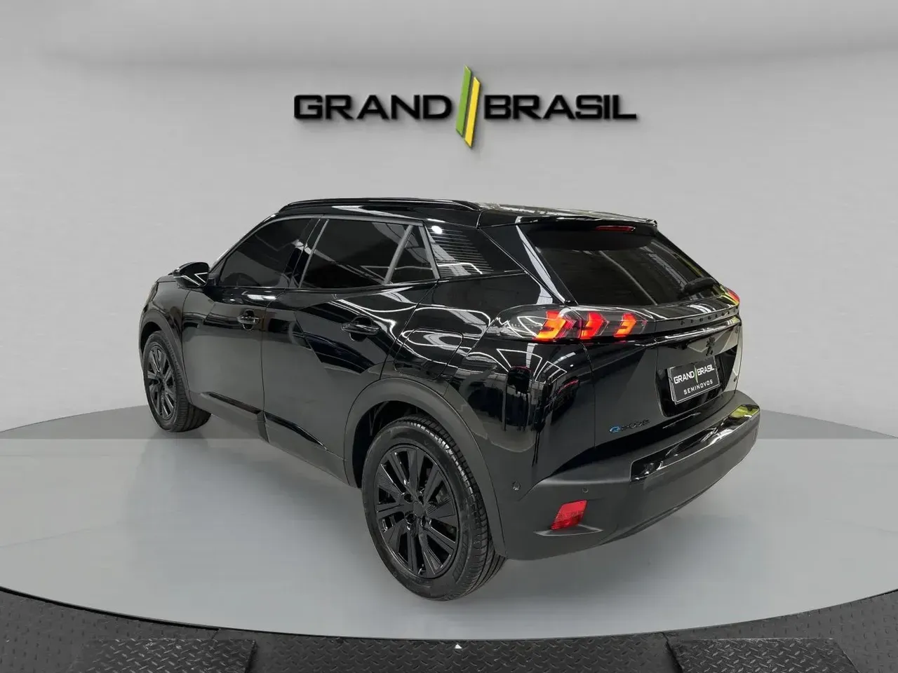 Peugeot E-208 - Imagem 5