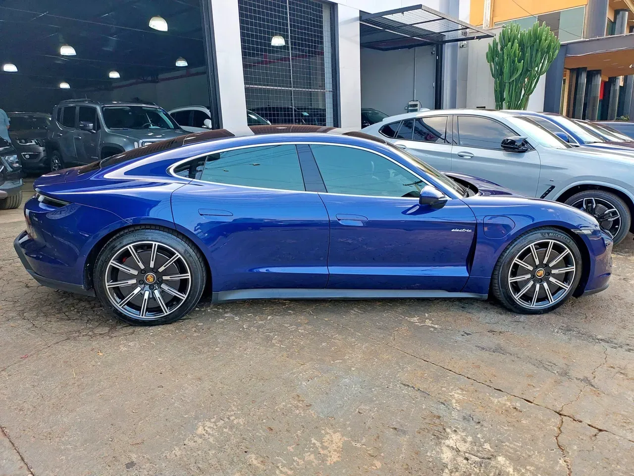 Porsche Taycan - Imagem 3