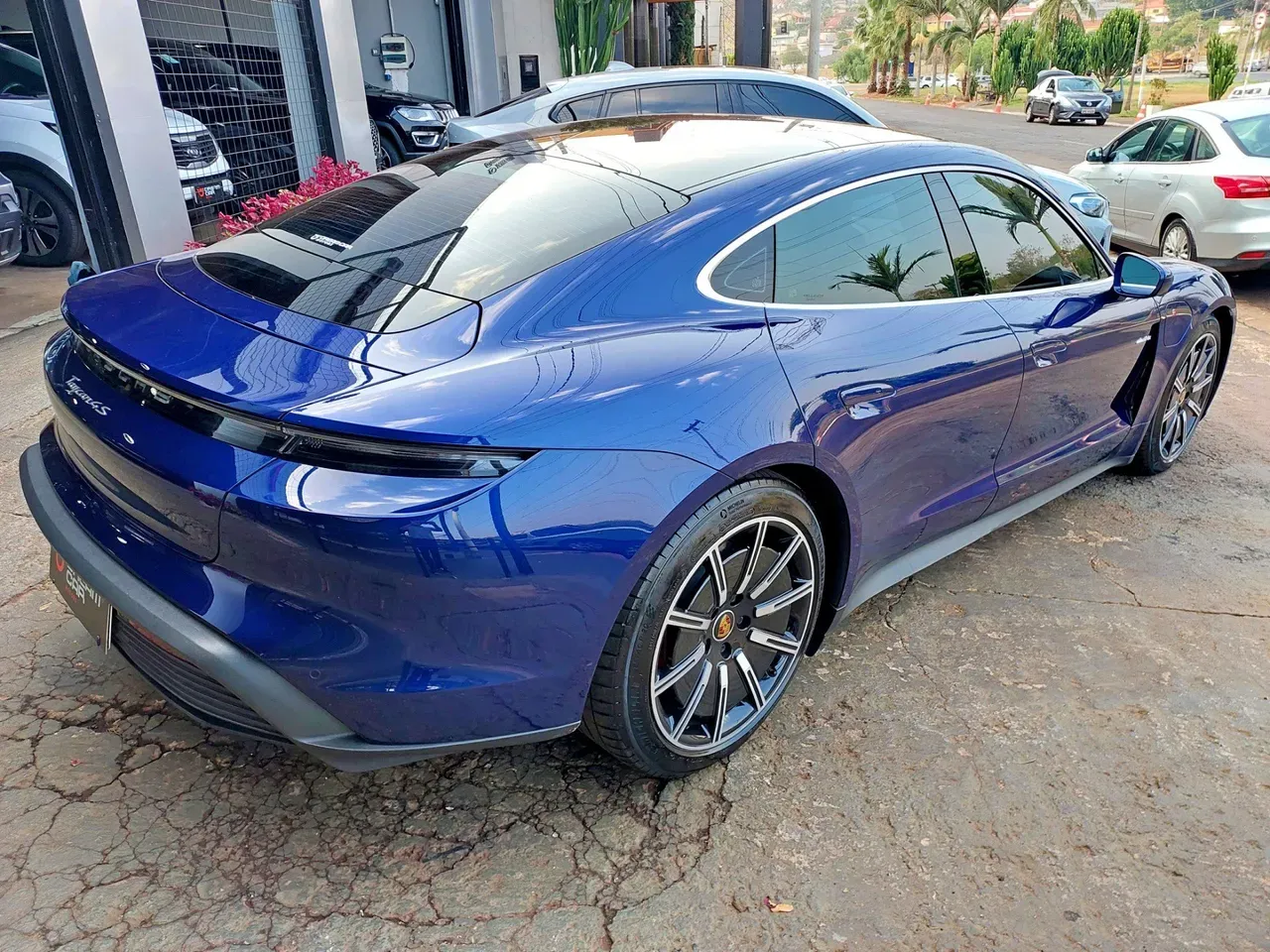 Porsche Taycan - Imagem 4