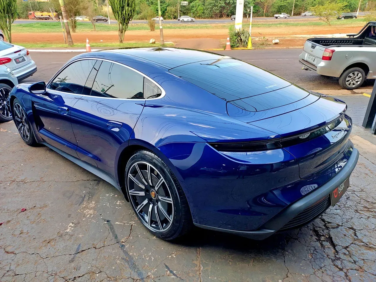 Porsche Taycan - Imagem 6