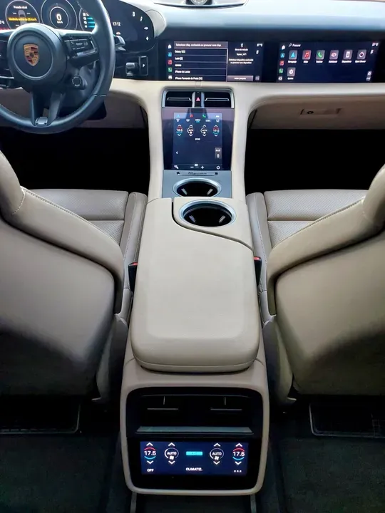 Porsche Taycan - Imagem 13
