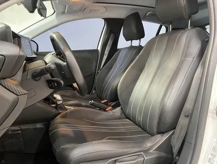 Peugeot E-208 - Imagem 7