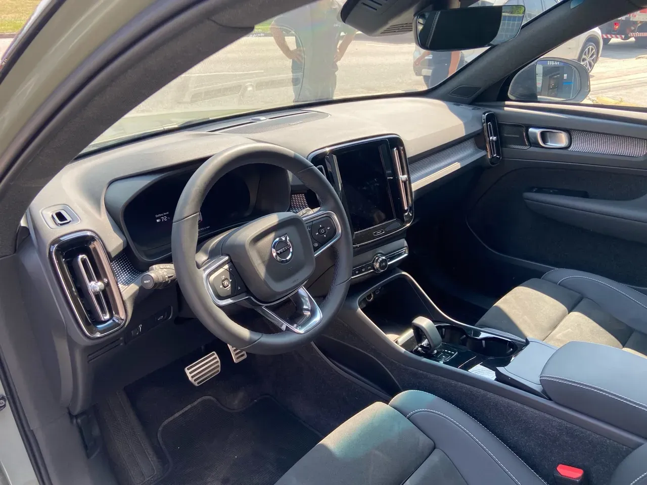 Volvo XC40 Recharge - Imagem 7