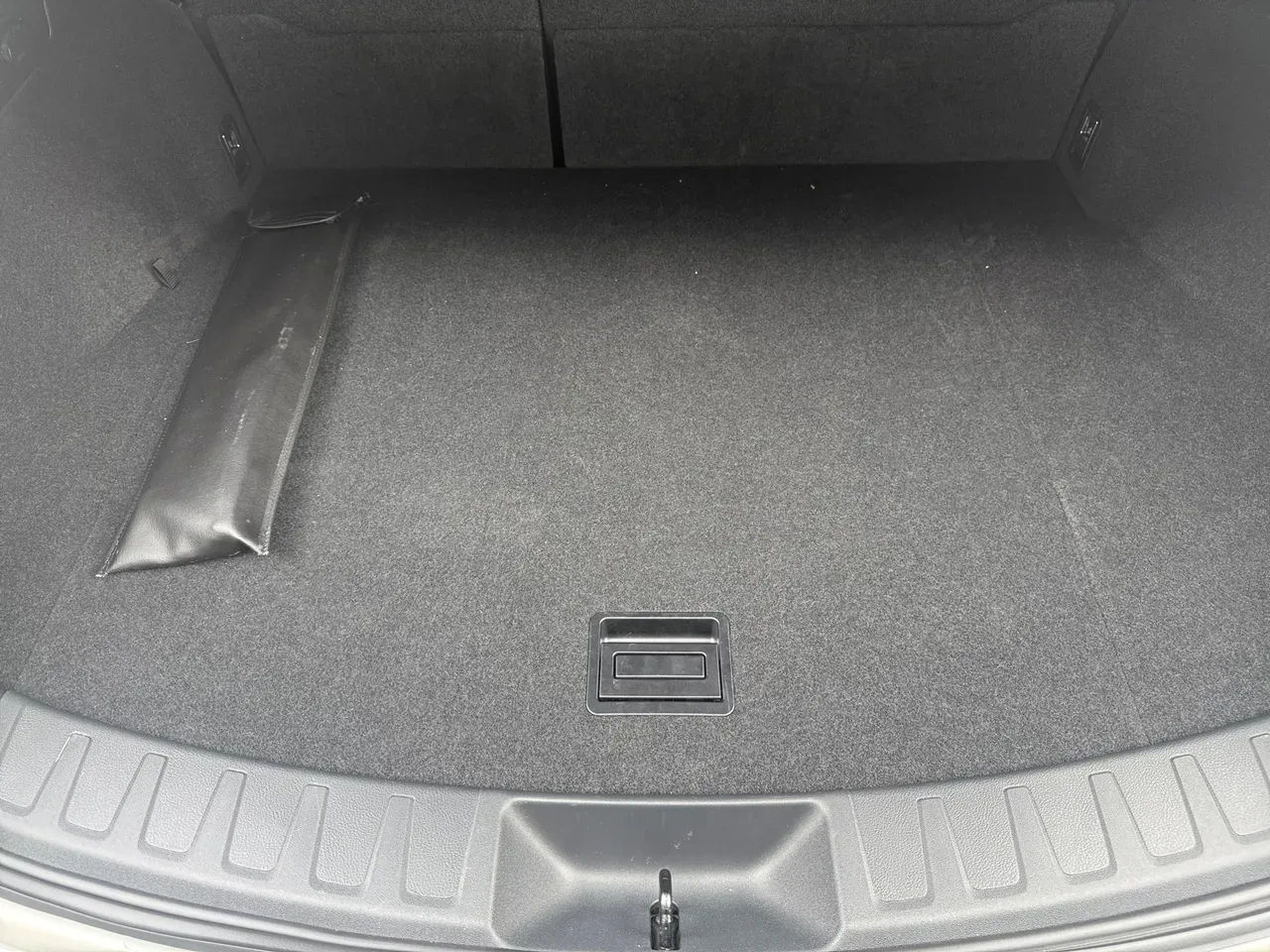 Lexus Ux 300e - Imagem 12