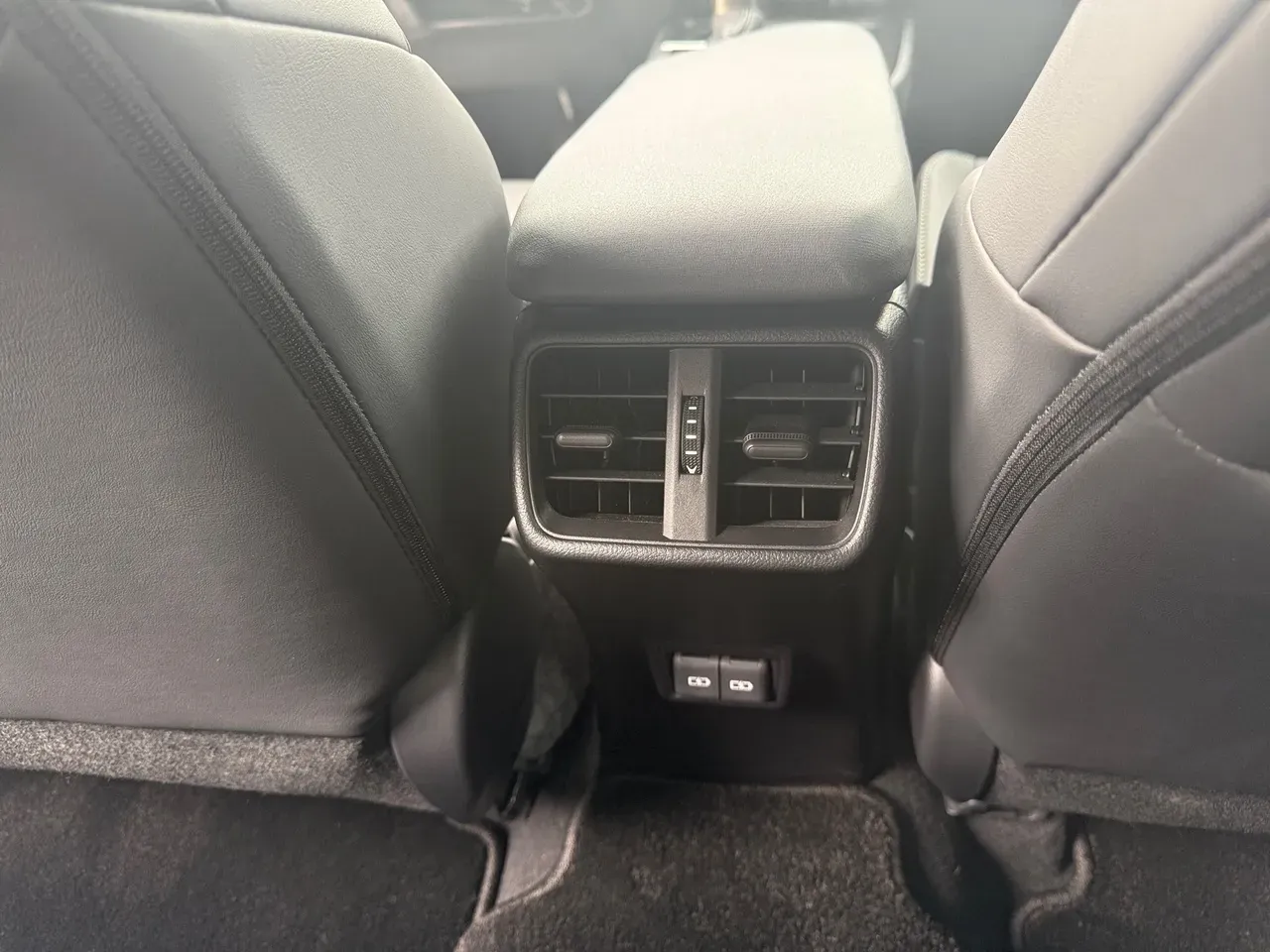 Lexus Ux 300e - Imagem 20