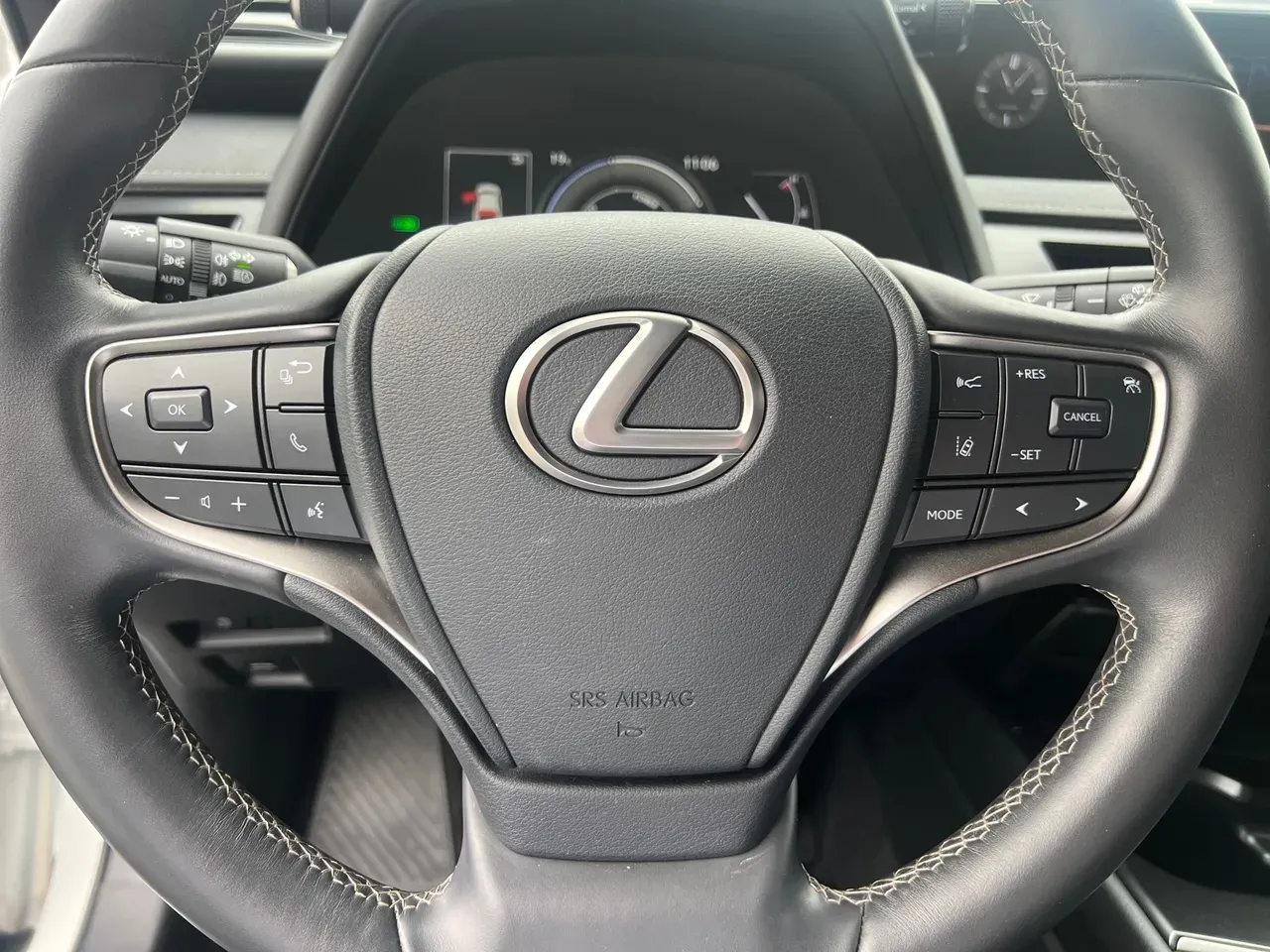 Lexus Ux 300e - Imagem 16