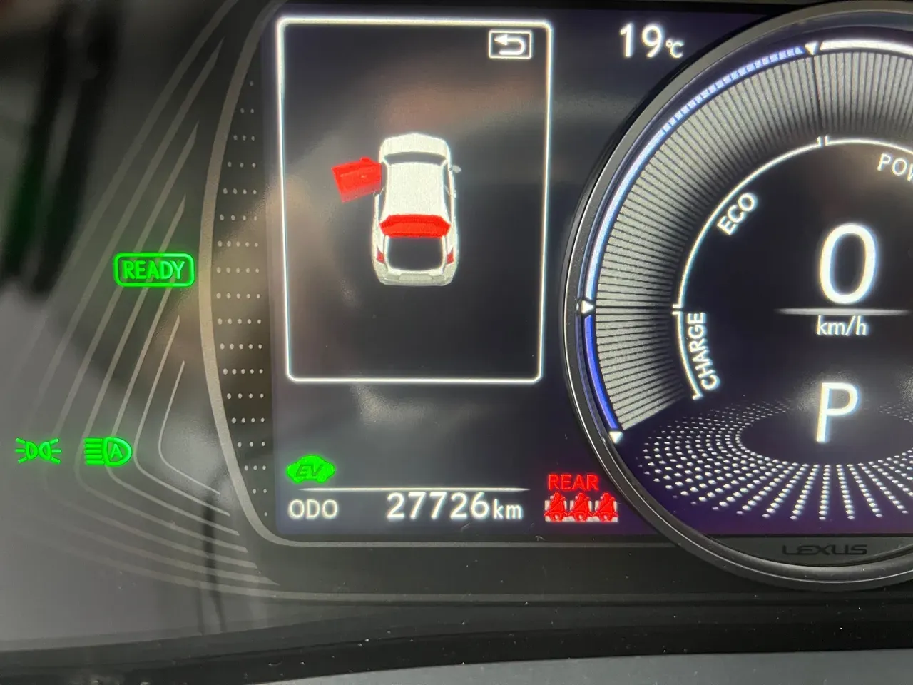 Lexus Ux 300e - Imagem 17