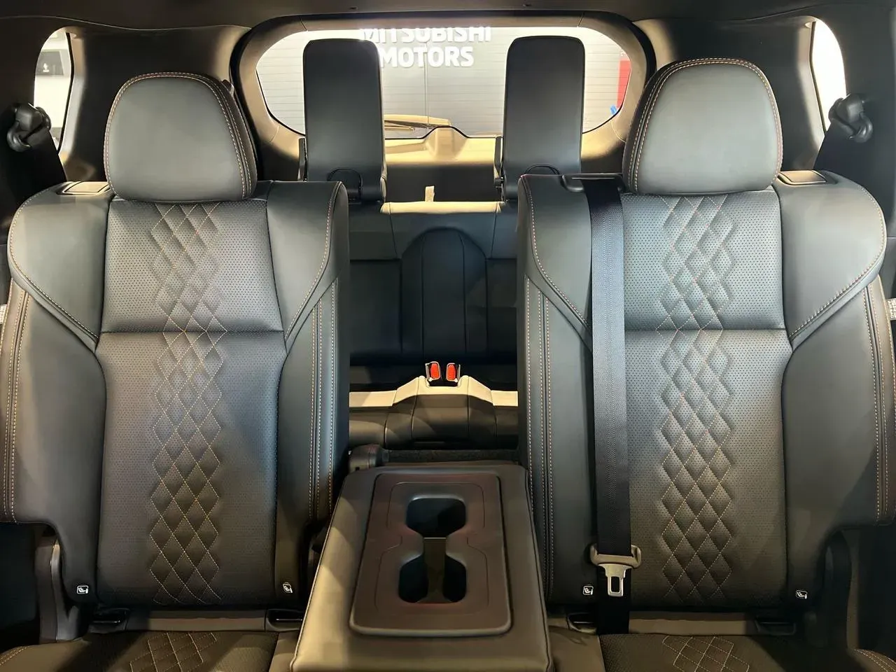 Mitsubishi Outlander Plug-in Hybrid - Imagem 14