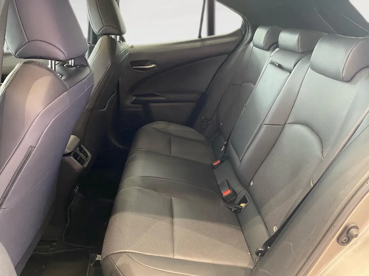 Lexus Ux 300e - Imagem 11