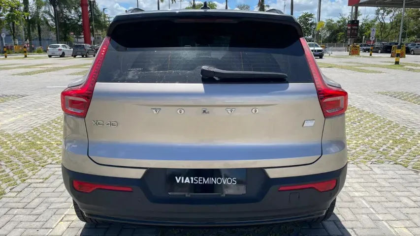Volvo XC40 Recharge - Imagem 5