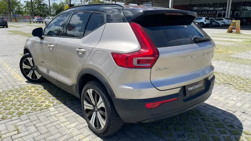 Volvo XC40 Recharge - Imagem 6