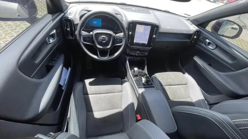 Volvo XC40 Recharge - Imagem 7