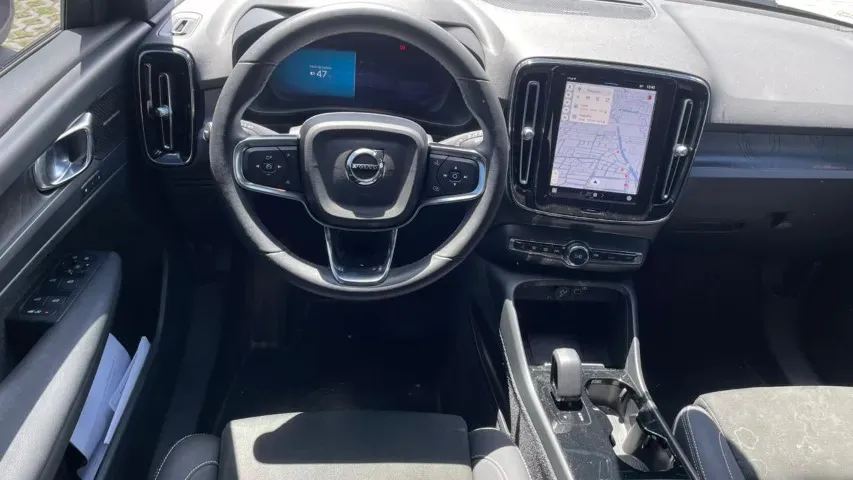 Volvo XC40 Recharge - Imagem 12
