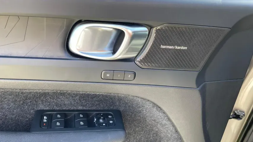 Volvo XC40 Recharge - Imagem 19