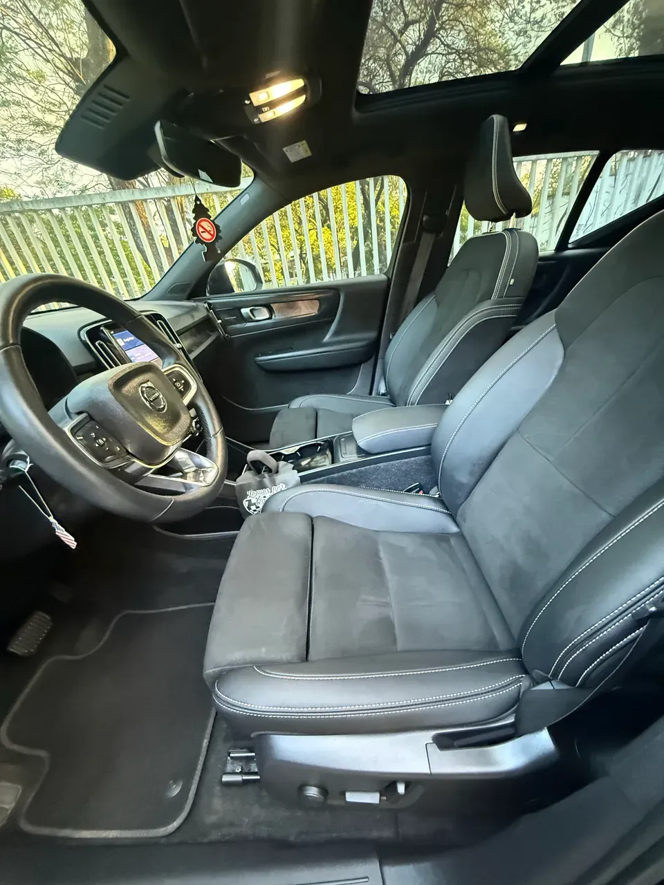 Volvo XC40 Recharge - Imagem 6