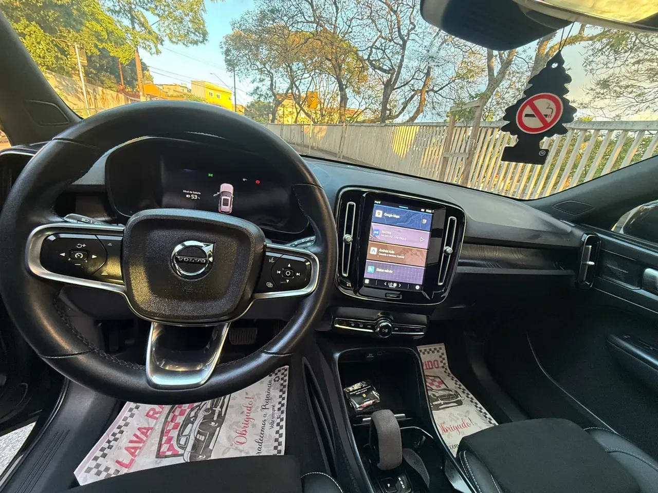 Volvo XC40 Recharge - Imagem 7