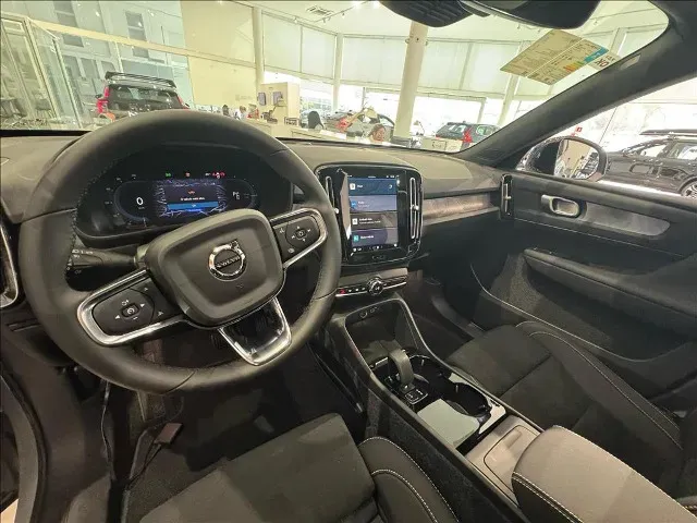 Volvo EX40 - Imagem 5