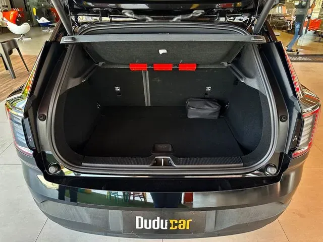 Volvo EX30 - Imagem 13