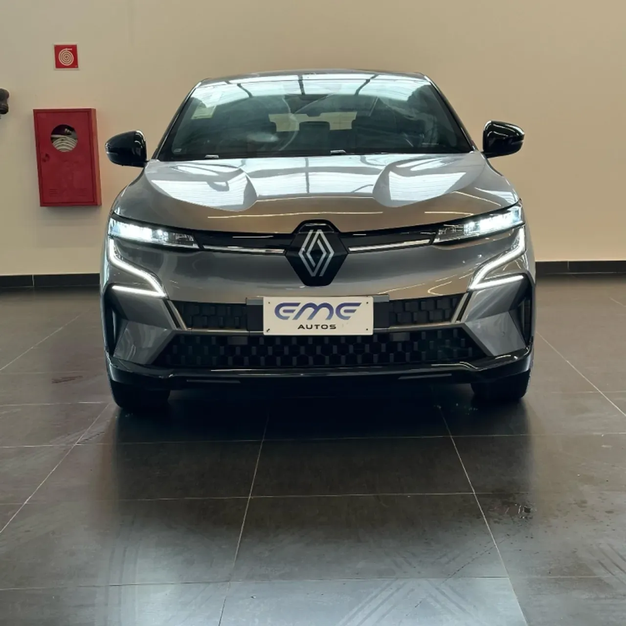 Renault Megane E-tech Electric - Imagem 2
