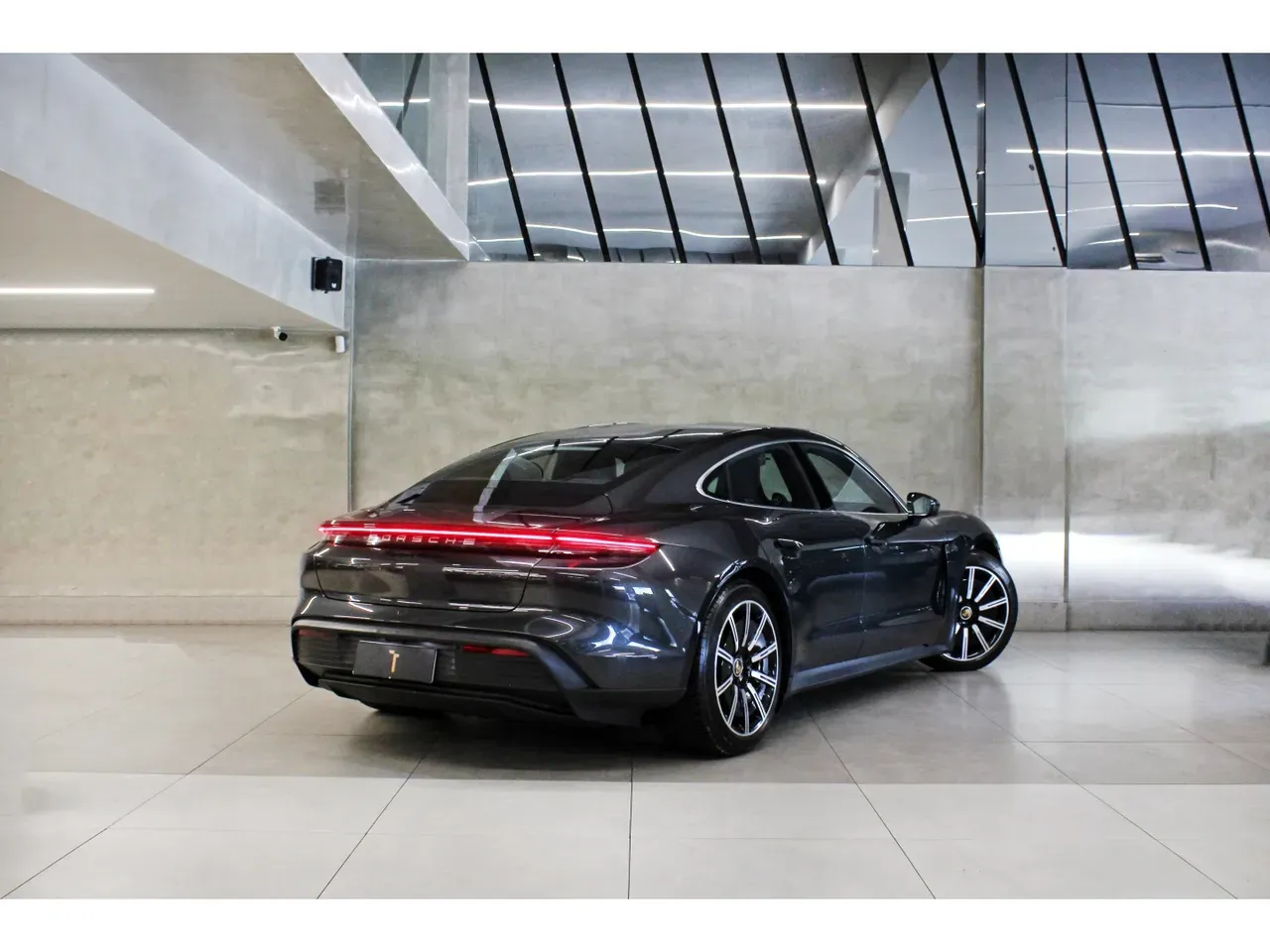 Porsche Taycan - Imagem 2