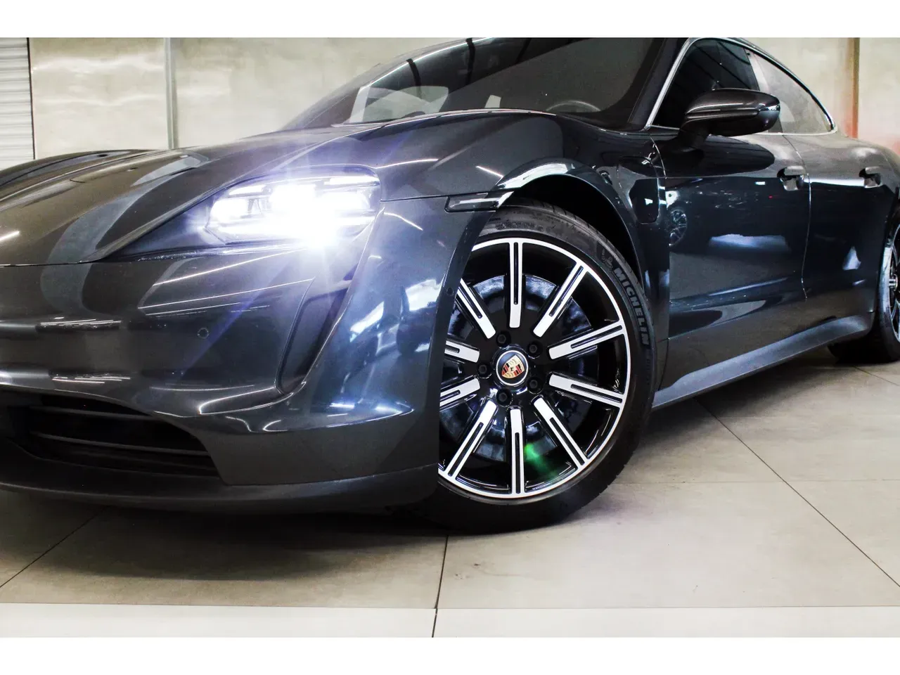 Porsche Taycan - Imagem 9