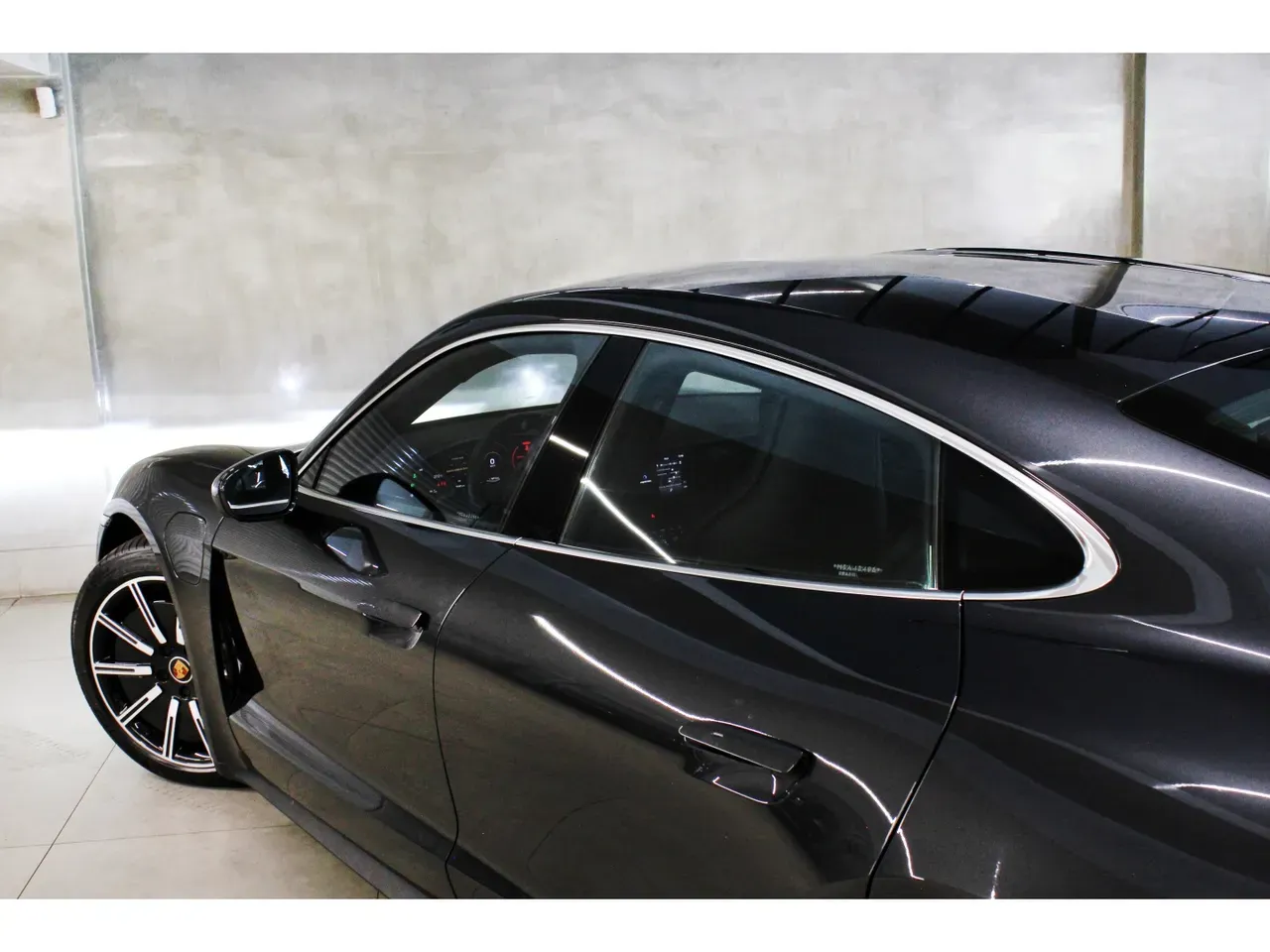 Porsche Taycan - Imagem 10