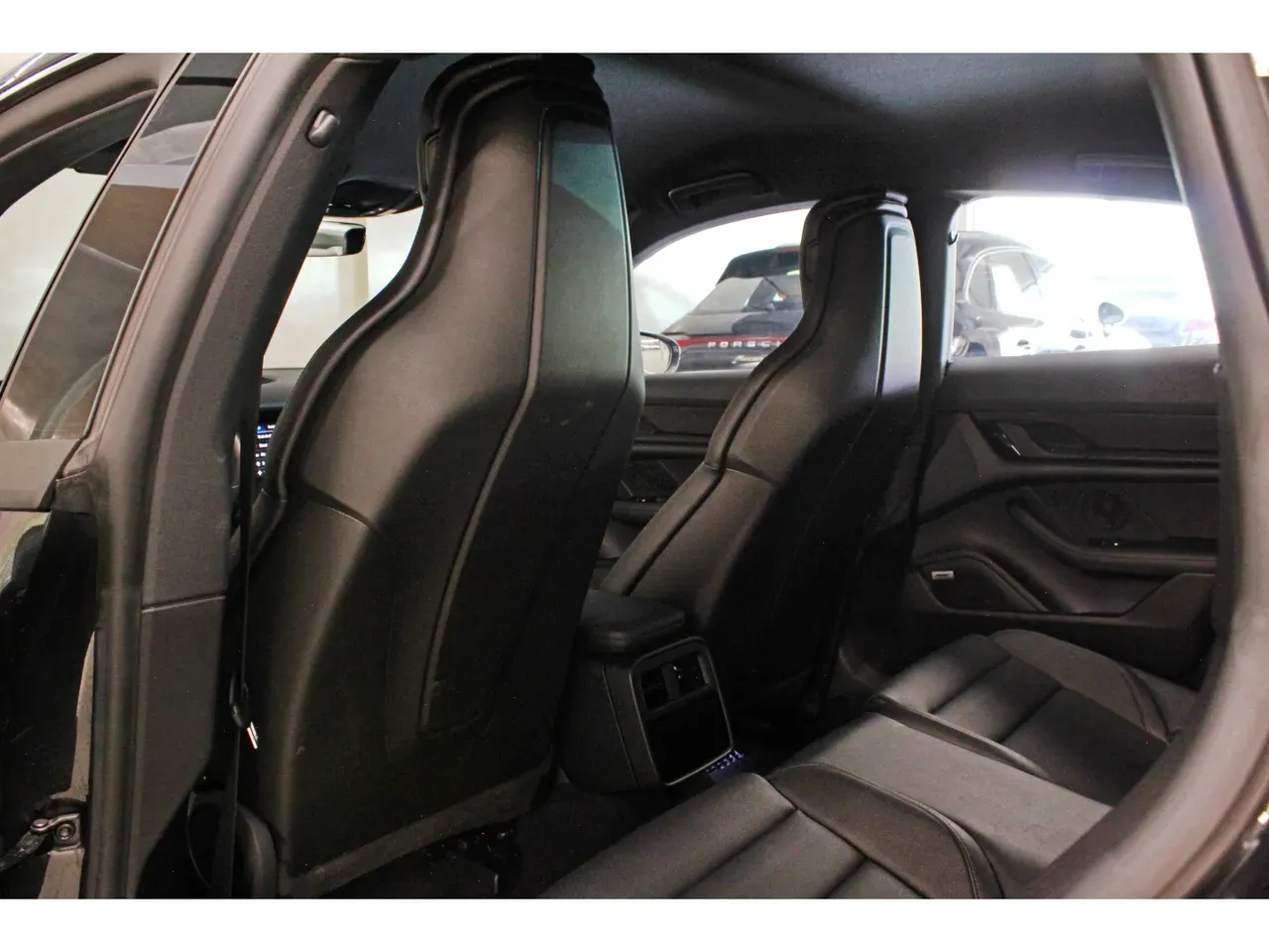 Porsche Taycan - Imagem 13