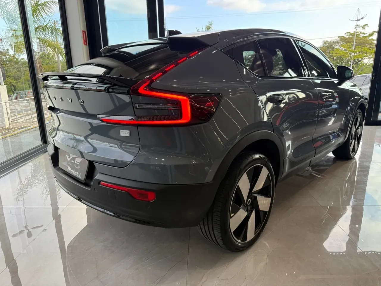 Volvo C40 Recharge - Imagem 6