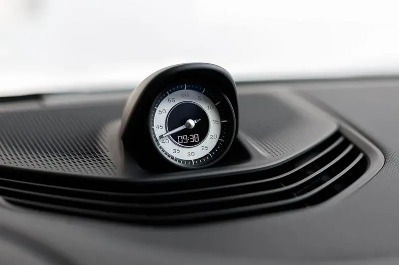 Porsche Taycan - Imagem 9