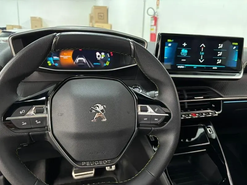 Peugeot E-2008 - Imagem 10